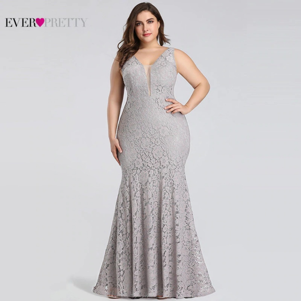 Women's Plus Size Elegant Mermaid Lace Prom Dress